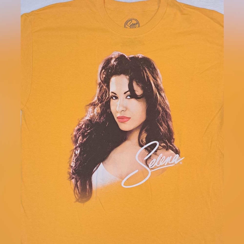 XL Selena T-Shirt